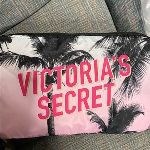 Bag turned into backpack